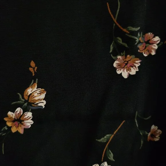 Vintage Bloomingdale’s Floral Button-Front Sleeveless Top - Size Medium - Picture 2 of 6